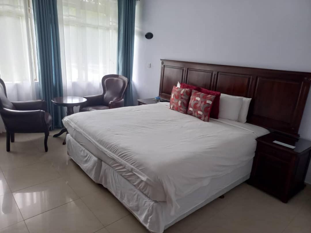 Crescent Lodge Livingstone Buitenkant foto