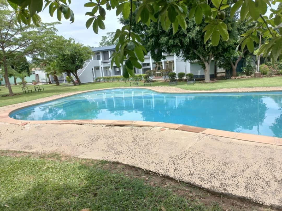 Crescent Lodge Livingstone Buitenkant foto